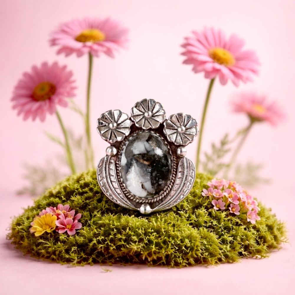 White Buffalo Flower Teardrop Sterling Silver Ring Size 8 Boho Native Inspo